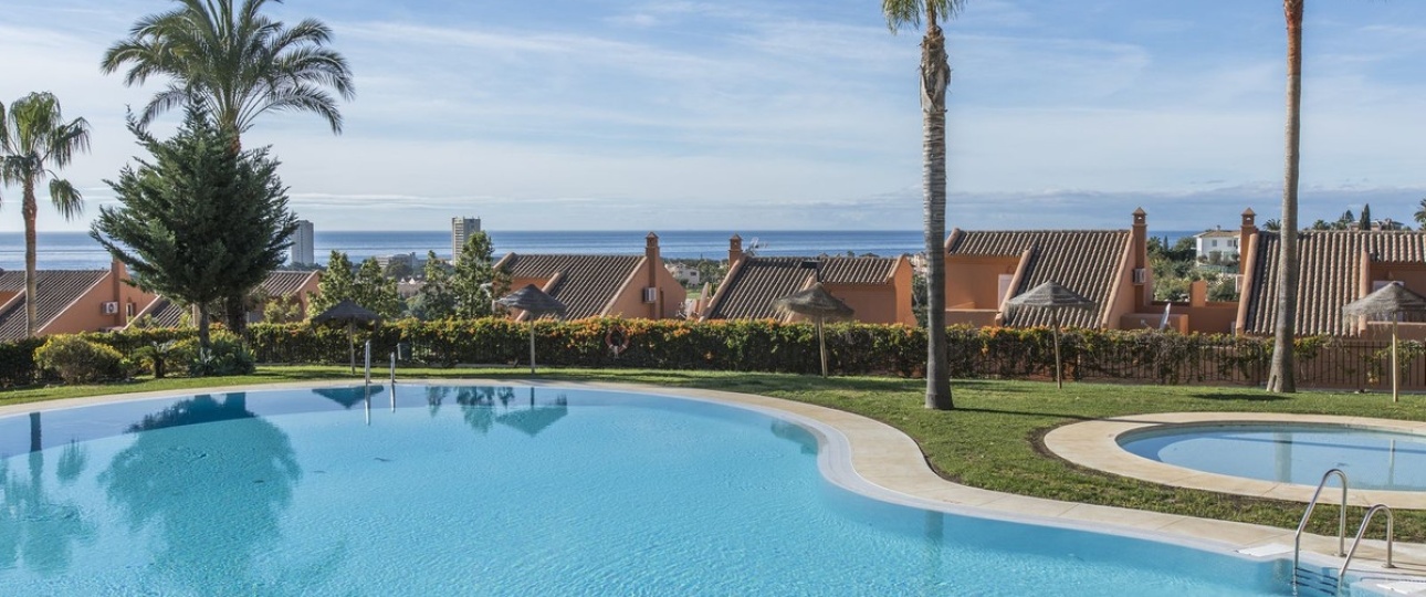 Resale - apartment - Marbella - Elviria