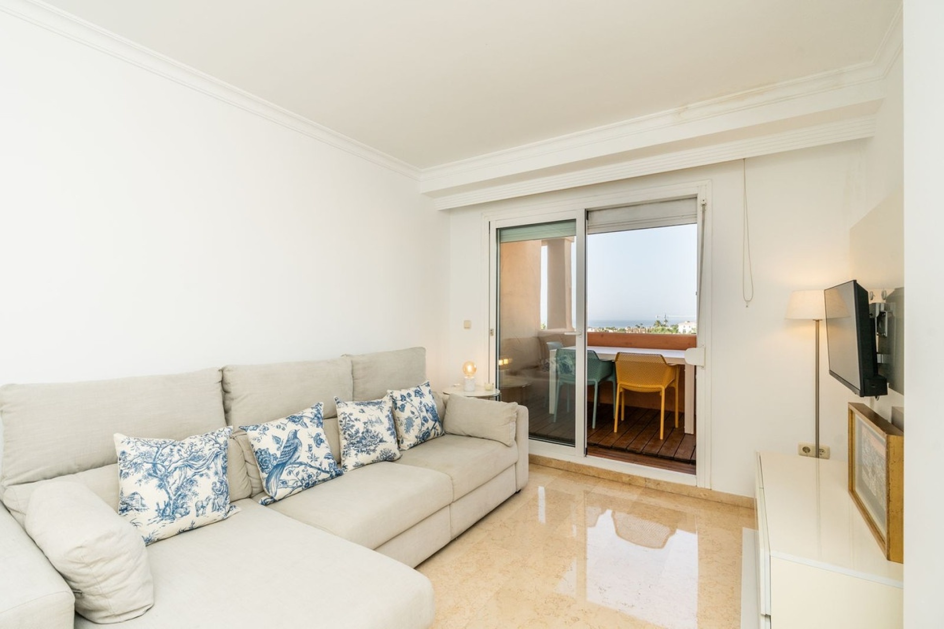 Resale - apartment - Marbella - Elviria