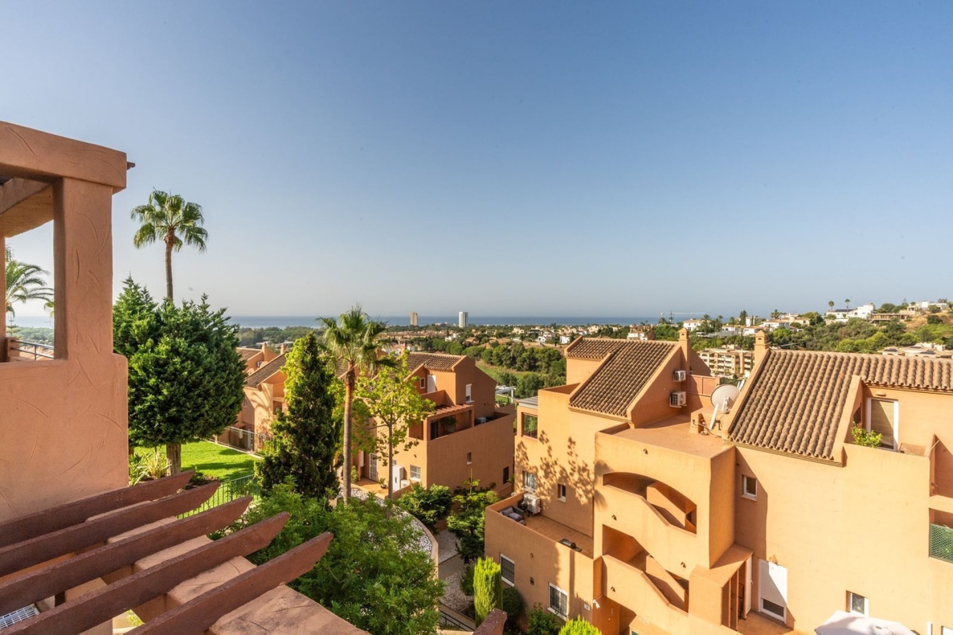 Resale - apartment - Marbella - Elviria