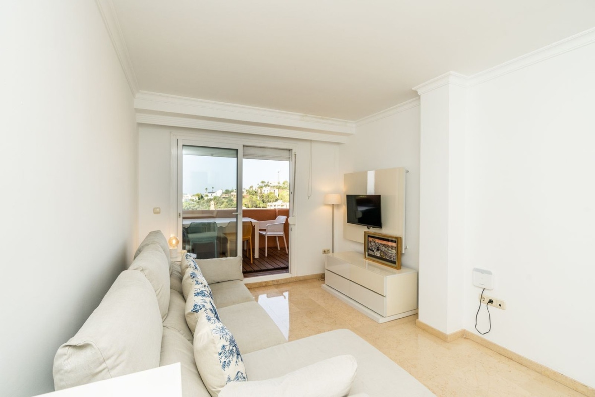 Resale - apartment - Marbella - Elviria