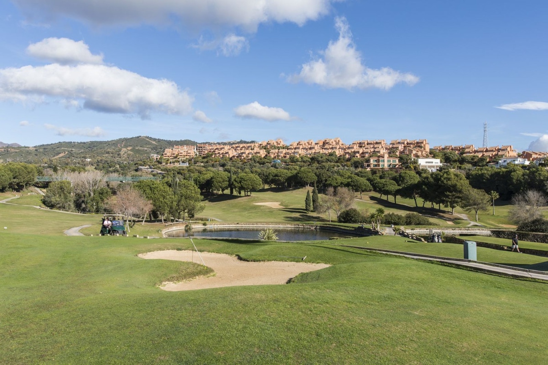 Resale - apartment - Marbella - Elviria