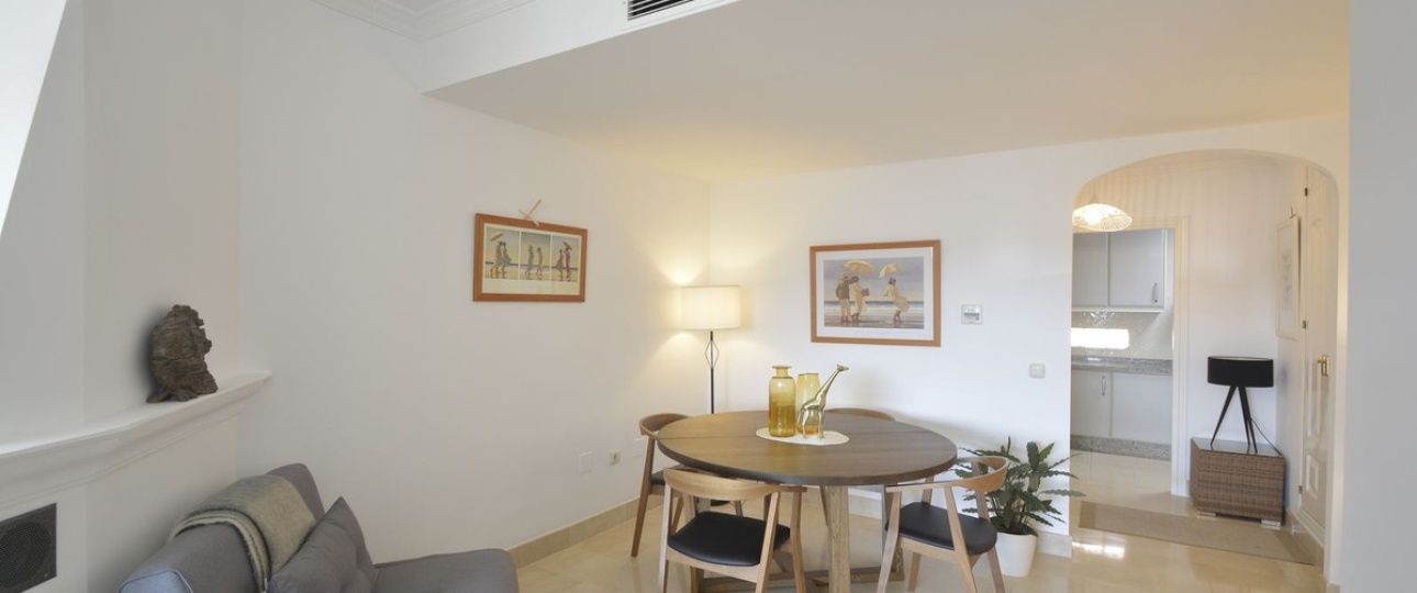 Resale - apartment - Marbella - Elviria