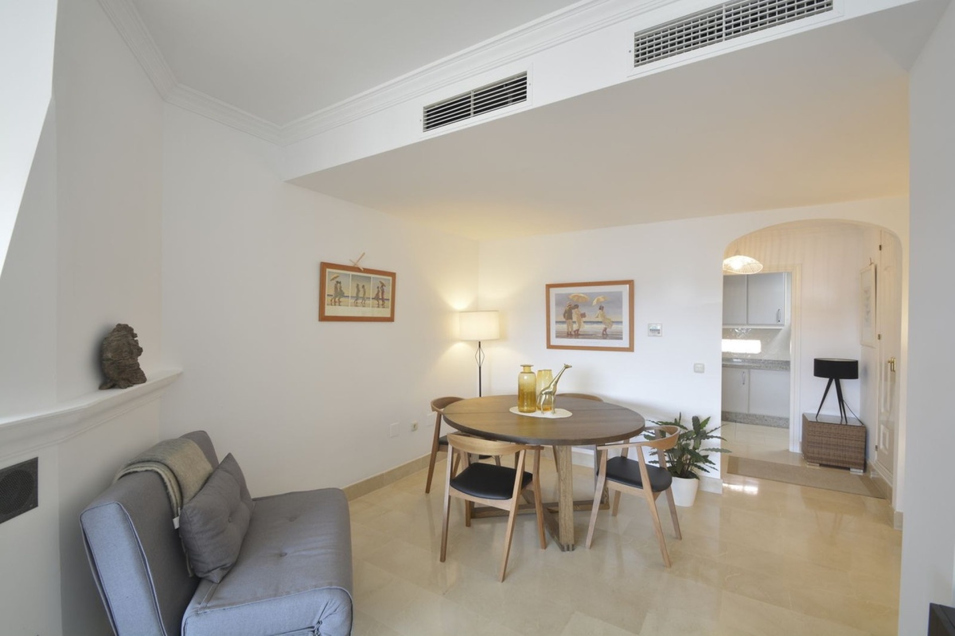 Resale - apartment - Marbella - Elviria