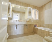 Resale - apartment - Marbella - Elviria
