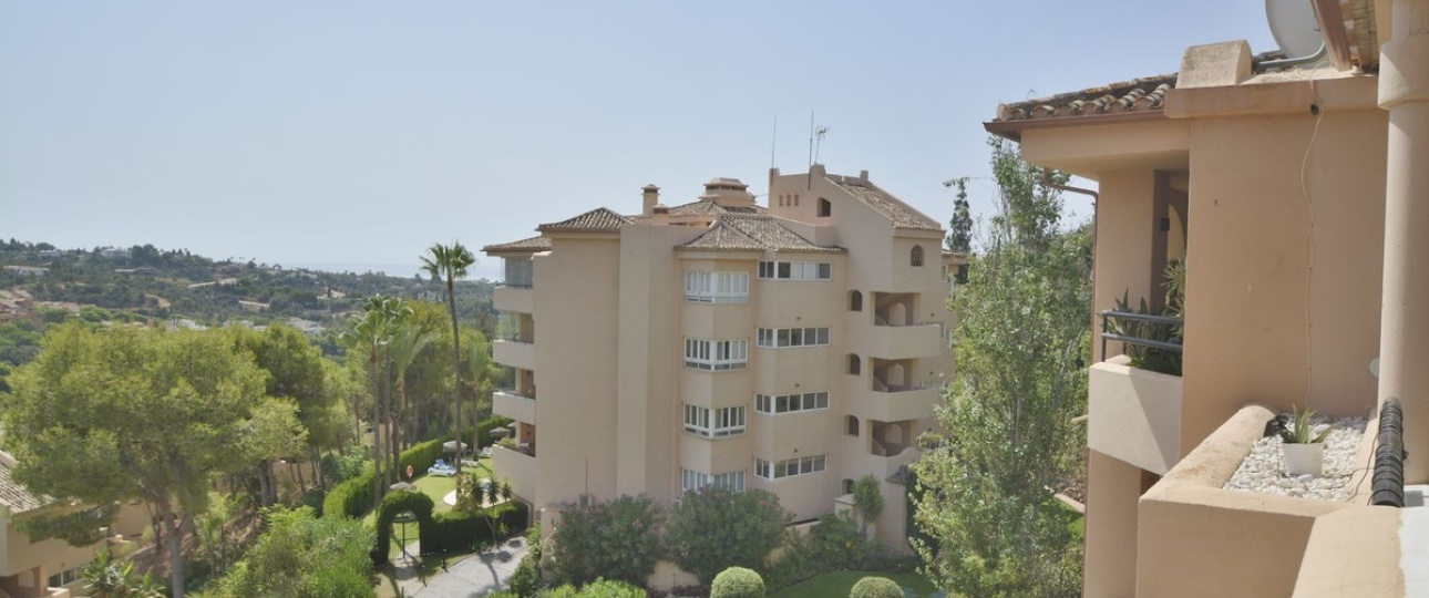 Resale - apartment - Marbella - Elviria