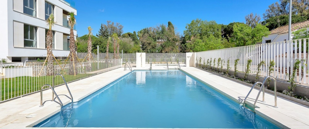 Resale - apartment - Marbella - Elviria