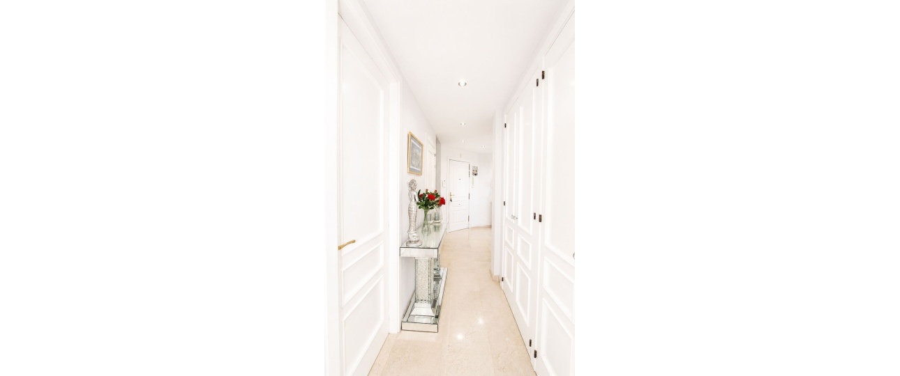 Resale - apartment - Marbella - Elviria
