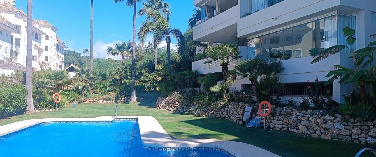 Resale - apartment - Marbella - Elviria