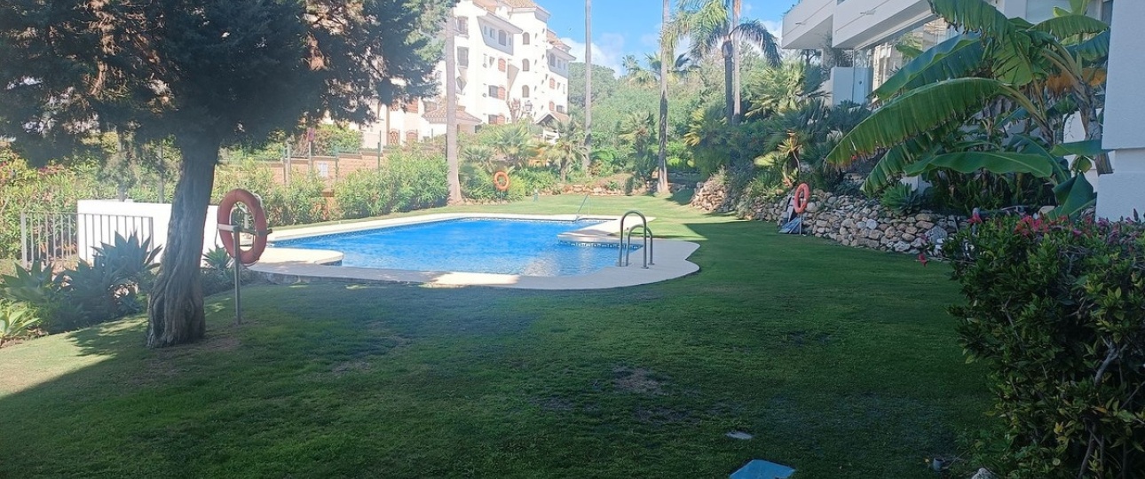 Resale - apartment - Marbella - Elviria
