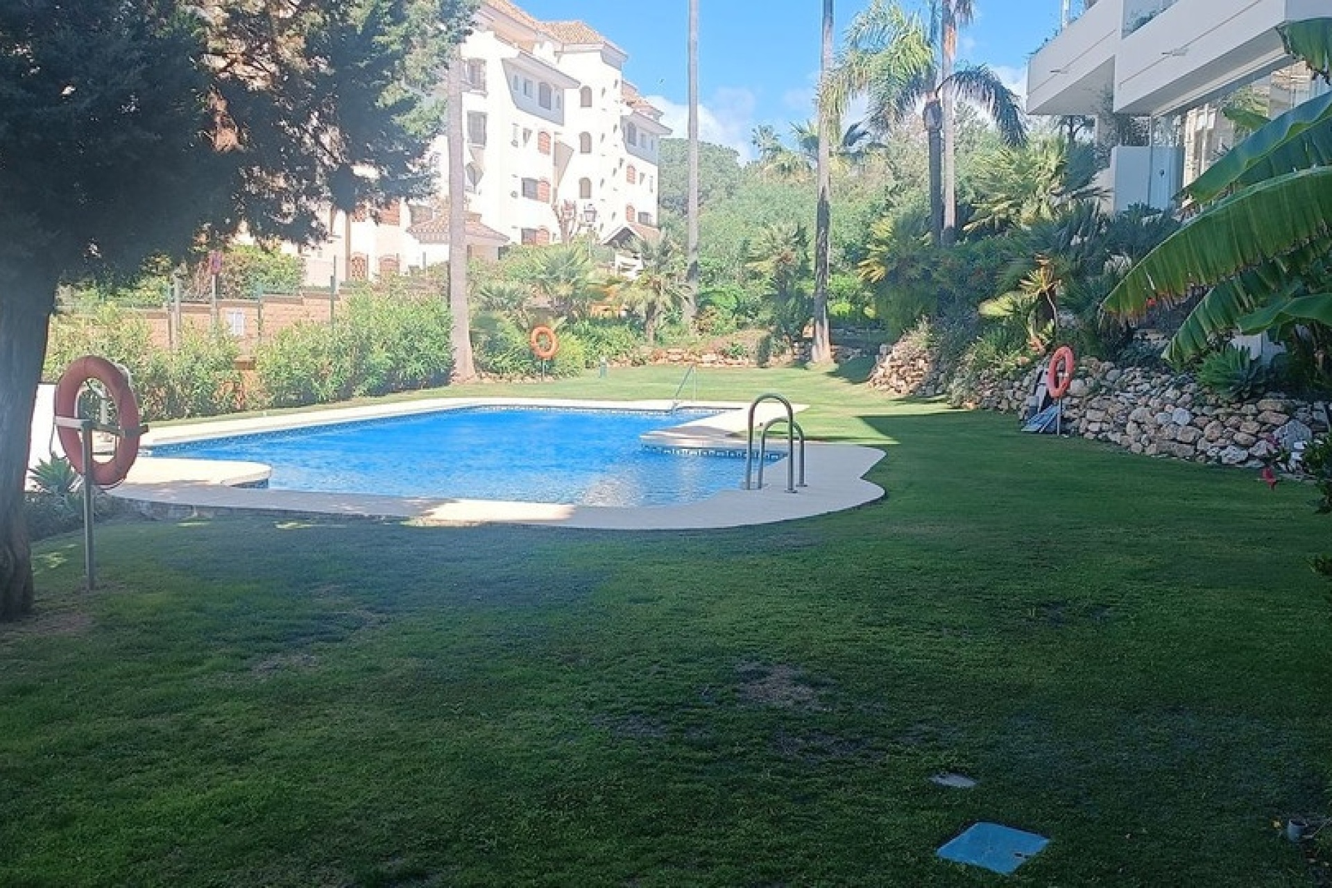 Resale - apartment - Marbella - Elviria