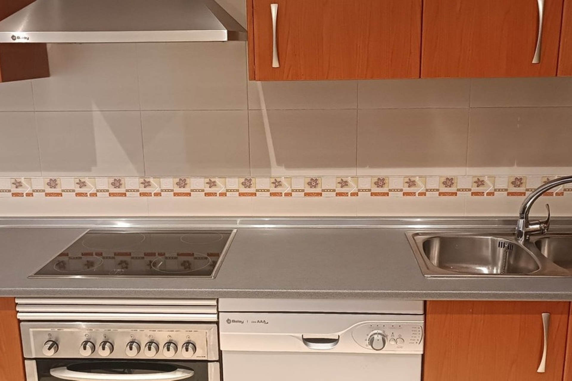 Resale - apartment - Marbella - Elviria