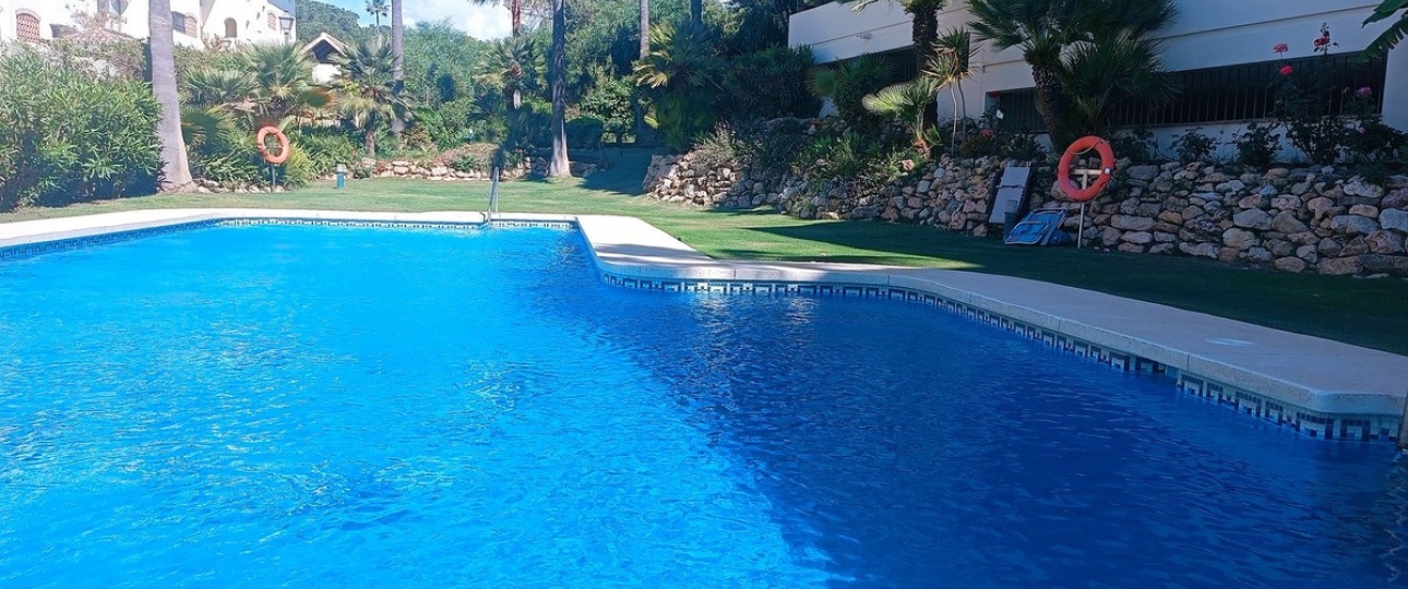 Resale - apartment - Marbella - Elviria