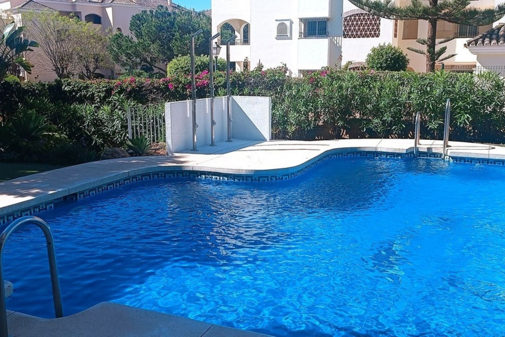 Resale - apartment - Marbella - Elviria