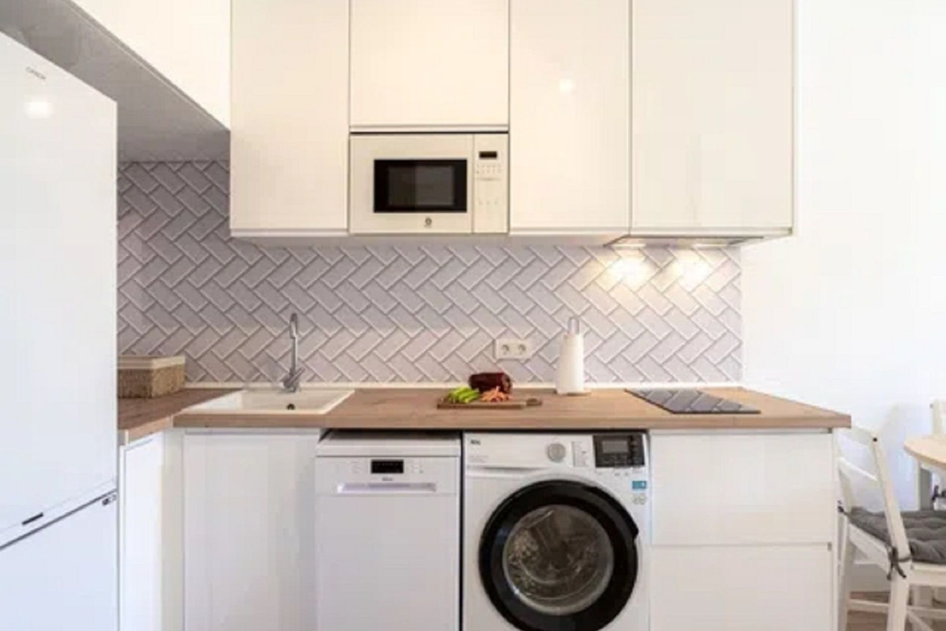 Resale - apartment - Marbella - Elviria