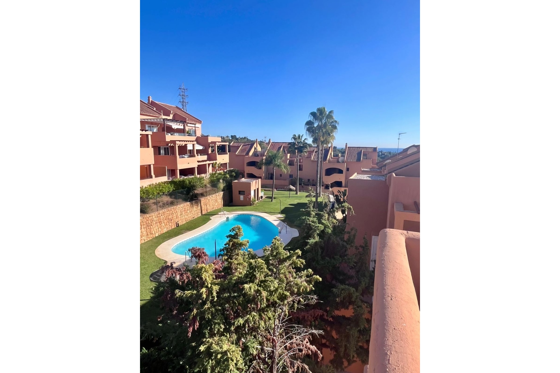 Resale - apartment - Marbella - Elviria