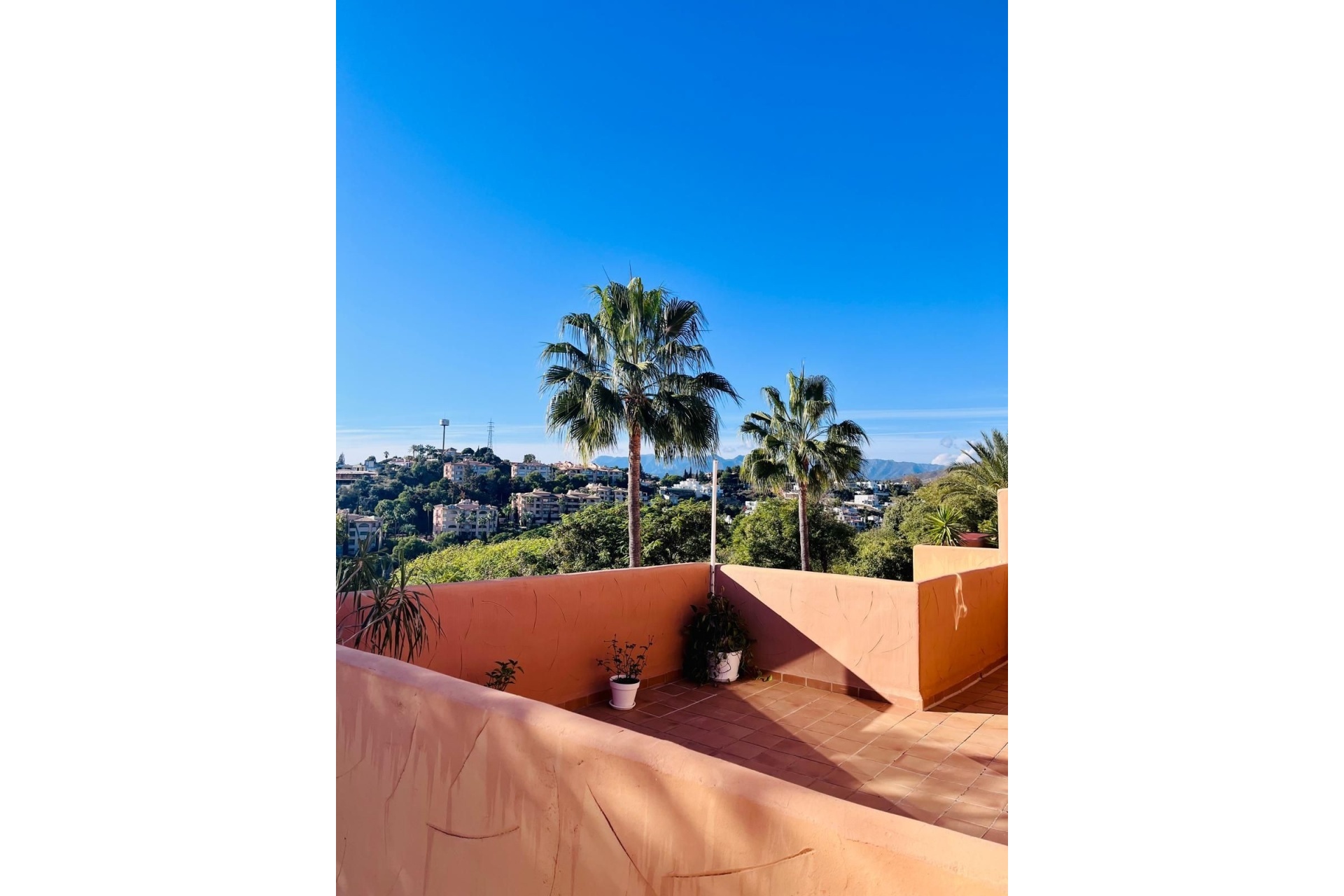 Resale - apartment - Marbella - Elviria