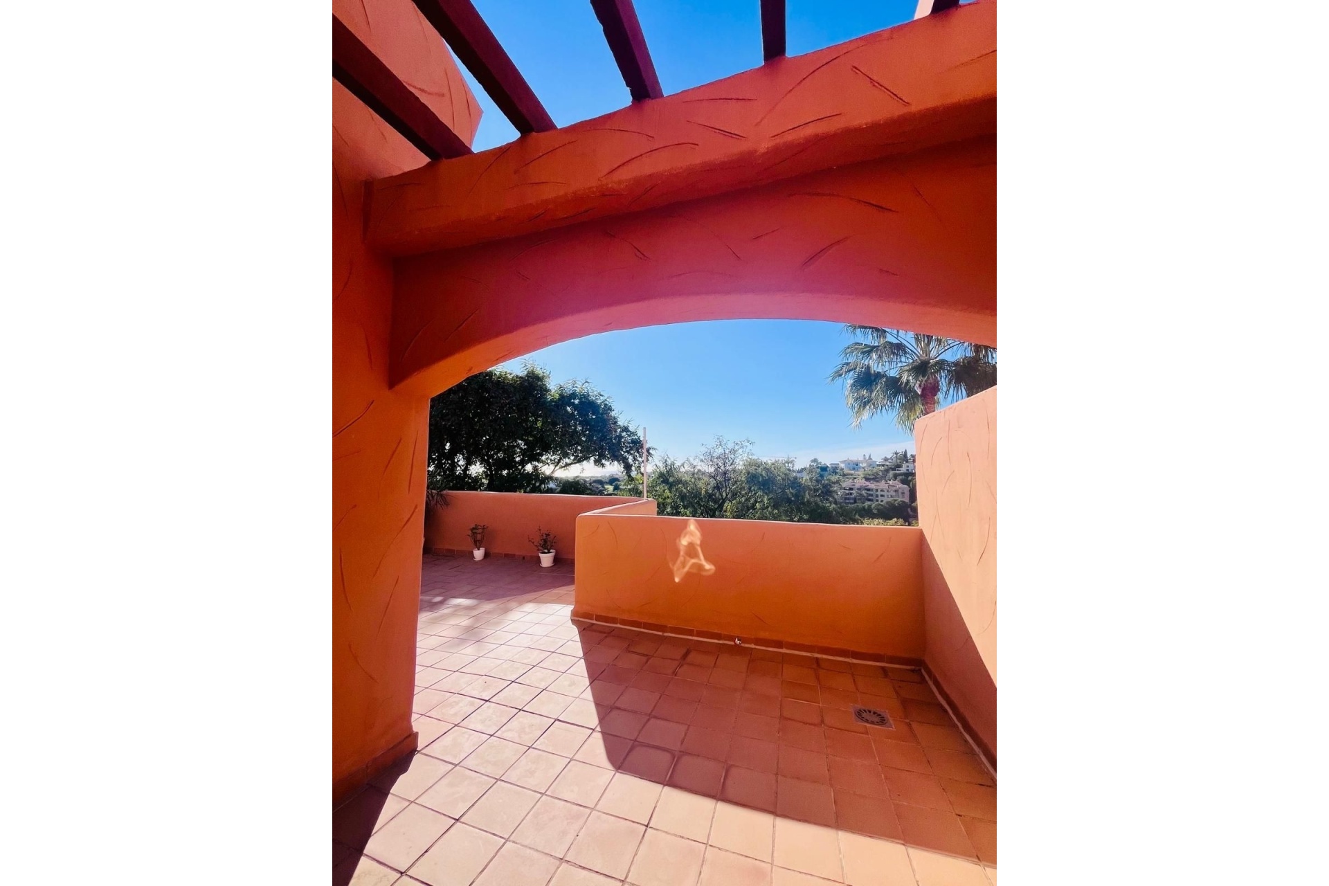 Resale - apartment - Marbella - Elviria