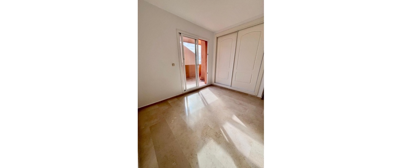 Resale - apartment - Marbella - Elviria