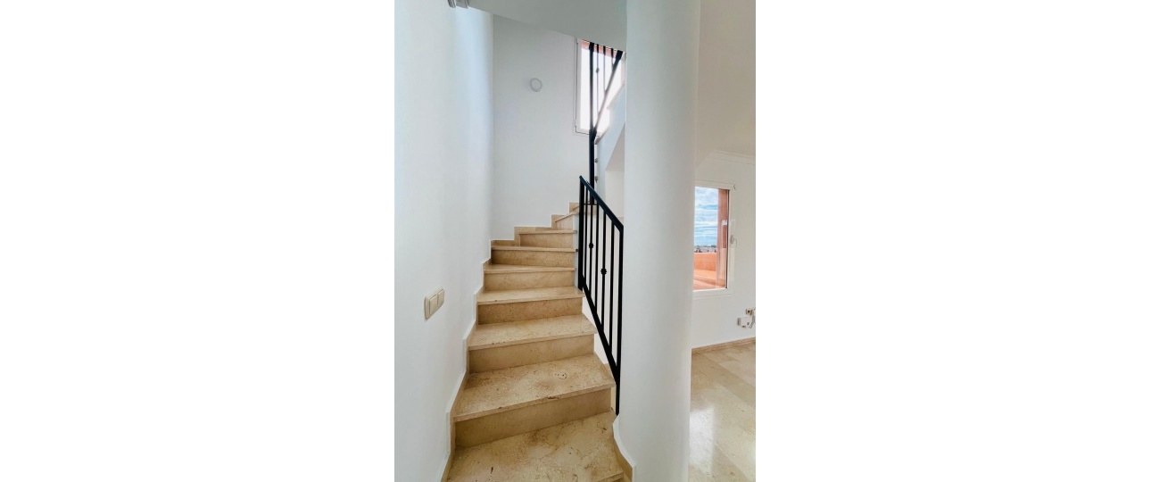 Resale - apartment - Marbella - Elviria