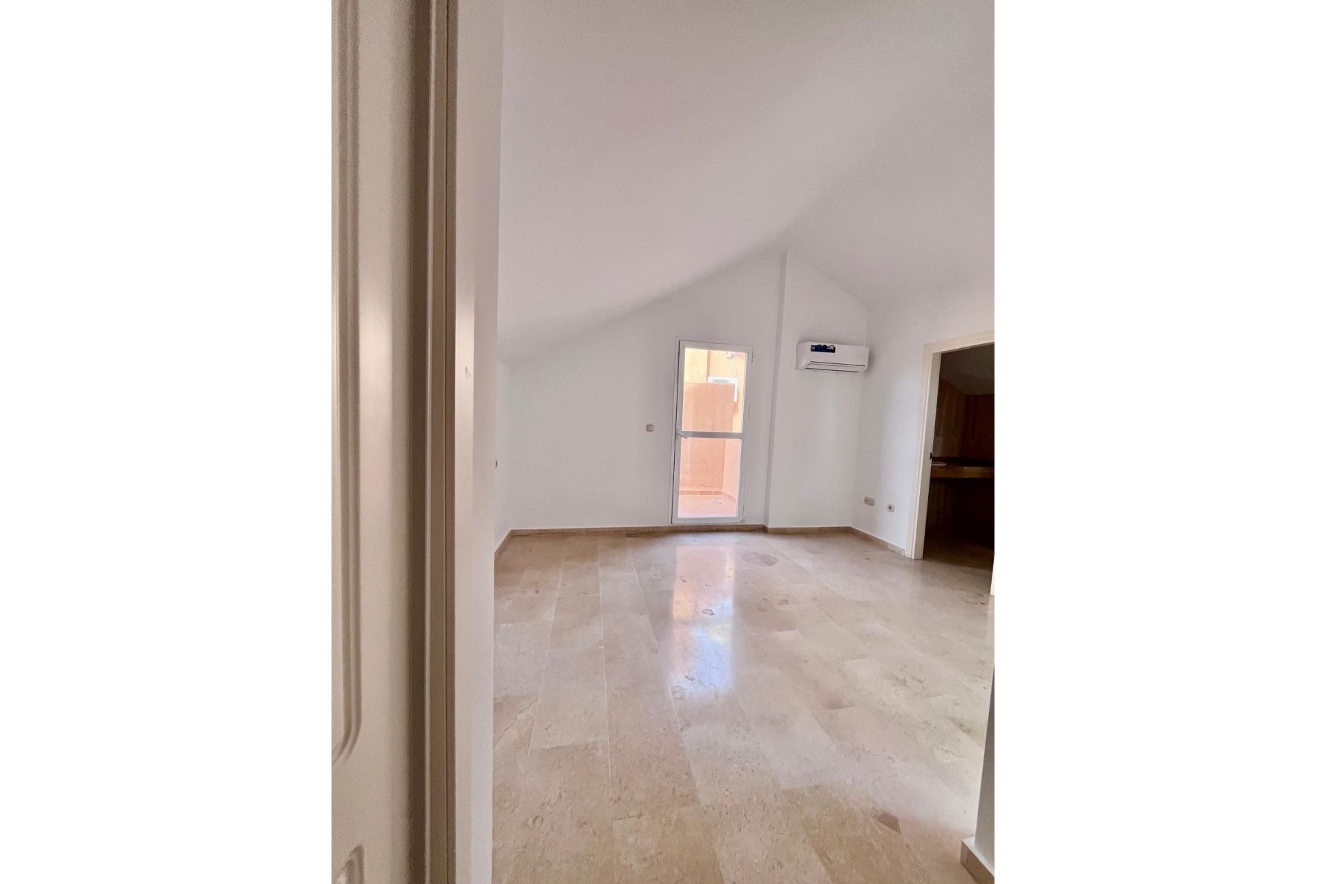 Resale - apartment - Marbella - Elviria