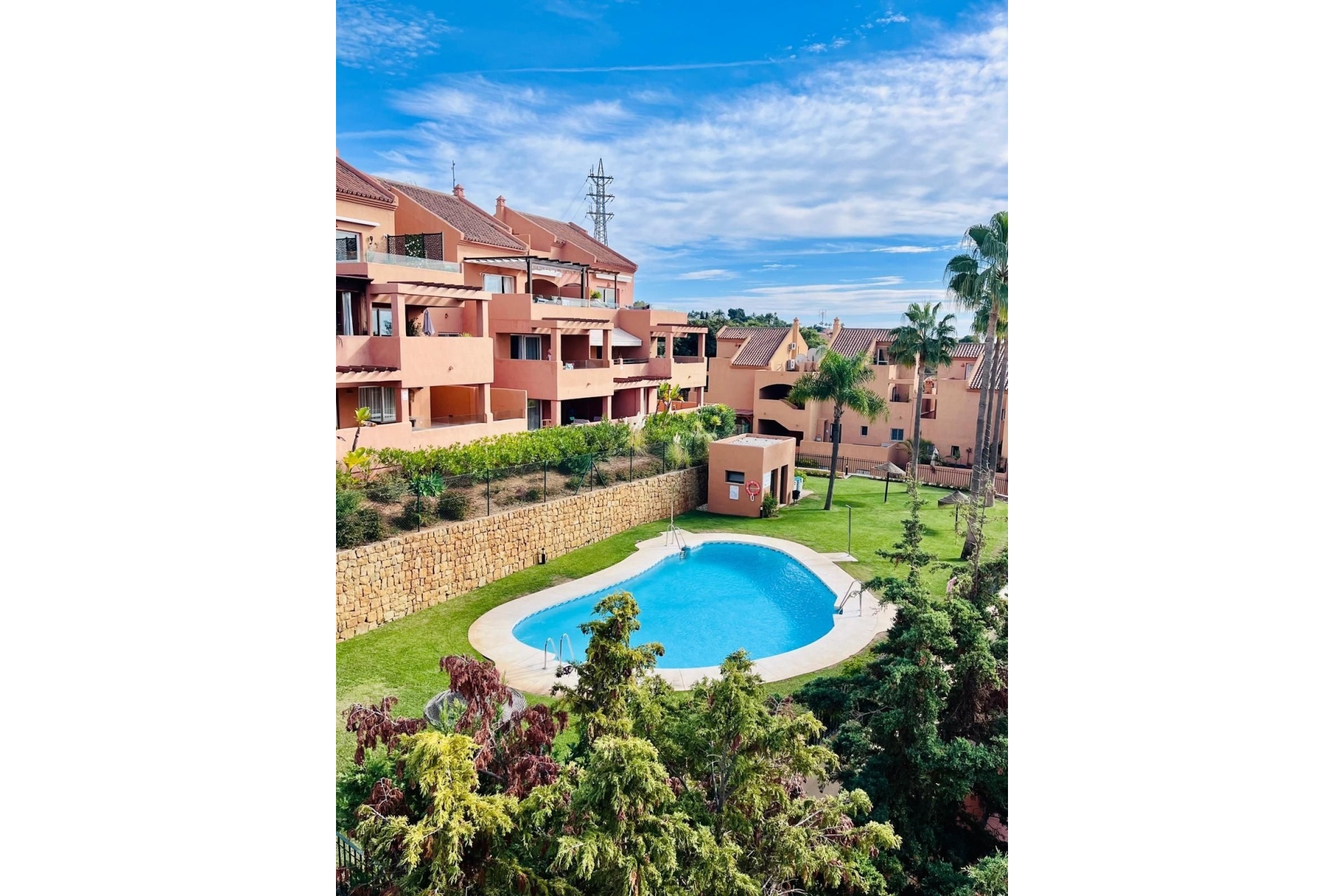 Resale - apartment - Marbella - Elviria