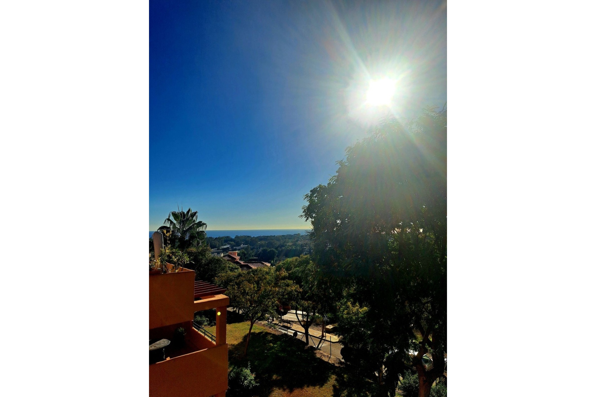 Resale - apartment - Marbella - Elviria