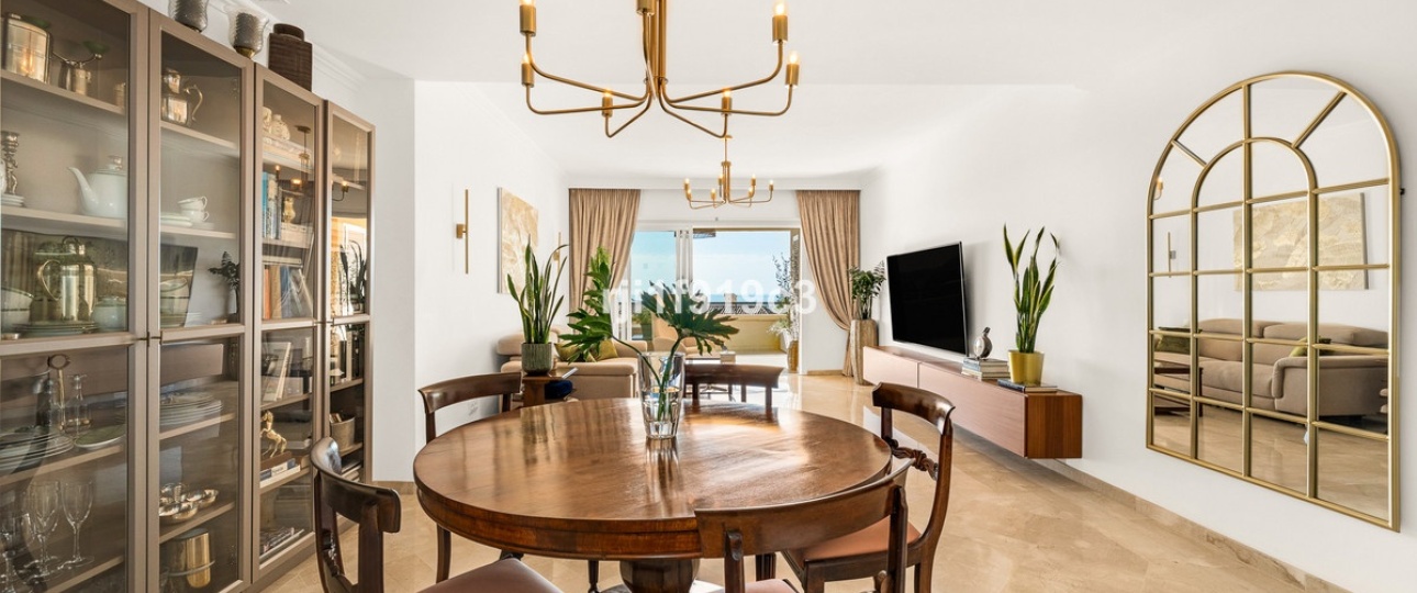 Resale - apartment - Marbella - Elviria