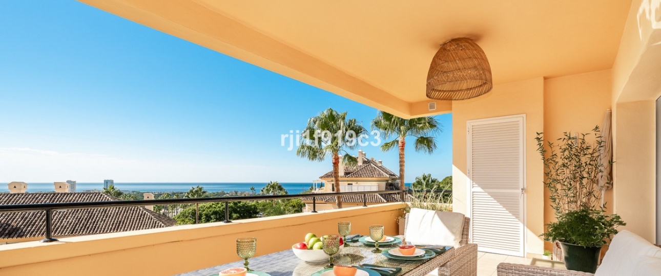 Resale - apartment - Marbella - Elviria