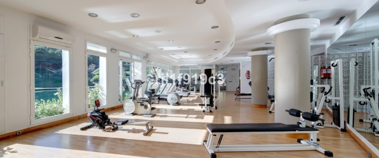 Resale - apartment - Marbella - Elviria