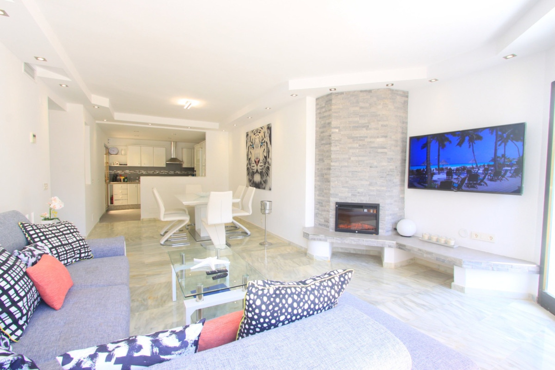 Resale - apartment - Marbella - Elviria