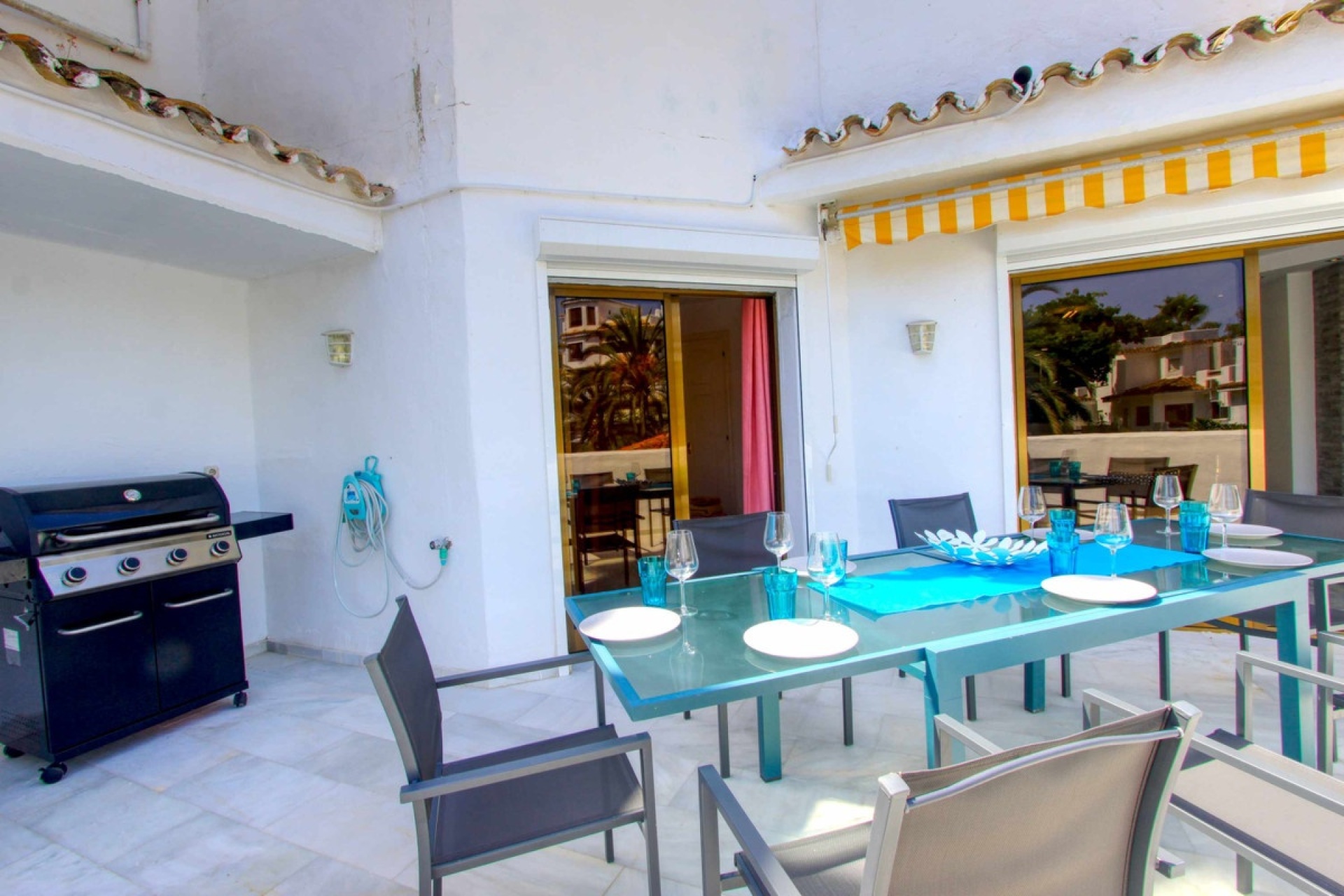Resale - apartment - Marbella - Elviria