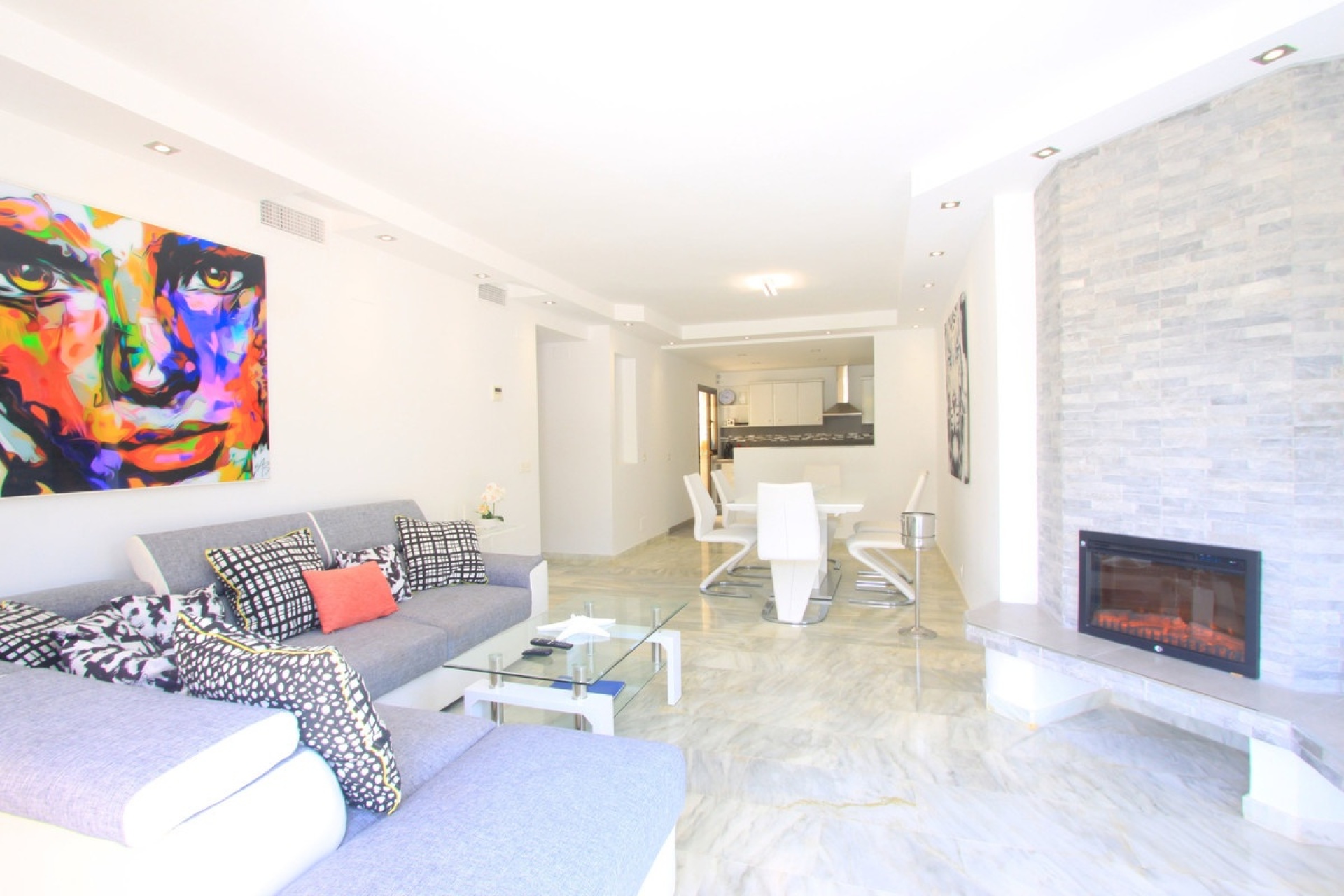 Resale - apartment - Marbella - Elviria