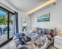 Resale - apartment - Marbella - Elviria