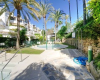 Resale - apartment - Marbella - Elviria