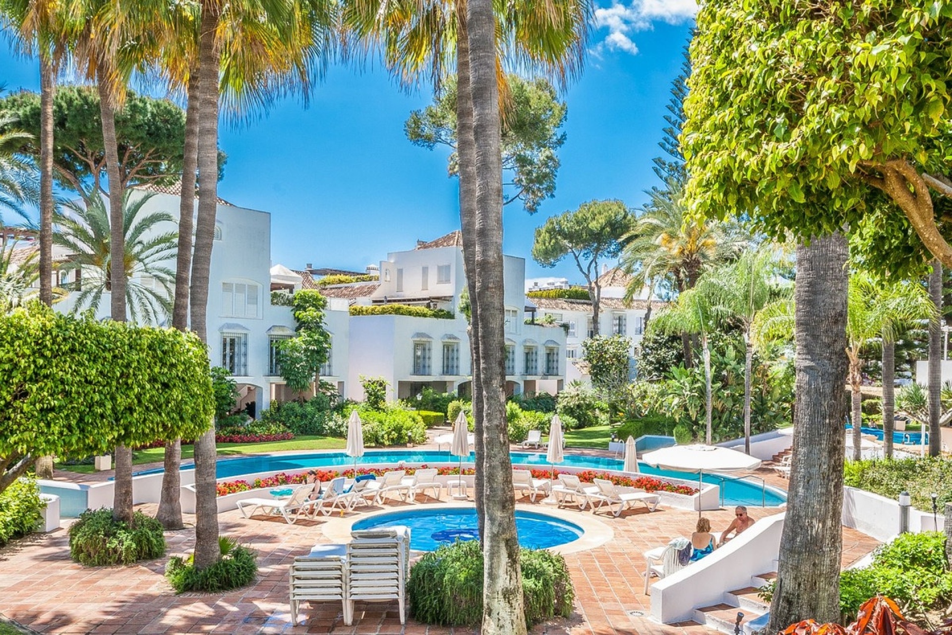 Resale - apartment - Marbella - Elviria