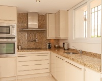 Resale - apartment - Marbella - Elviria