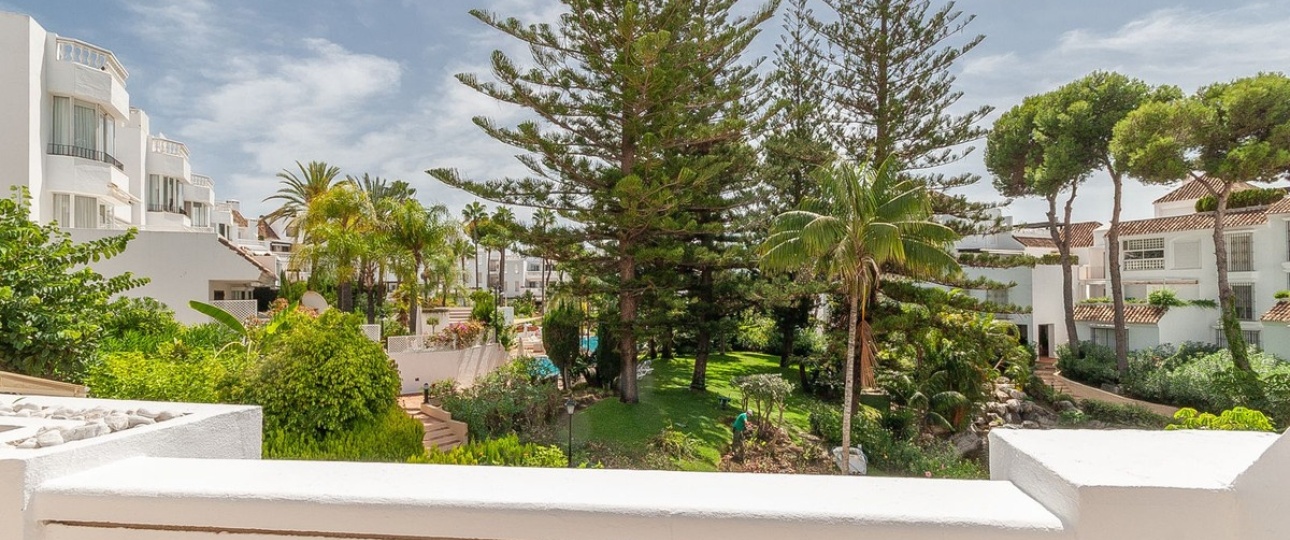 Resale - apartment - Marbella - Elviria