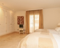 Resale - apartment - Marbella - Elviria