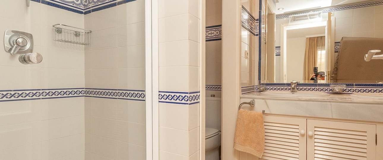 Resale - apartment - Marbella - Elviria