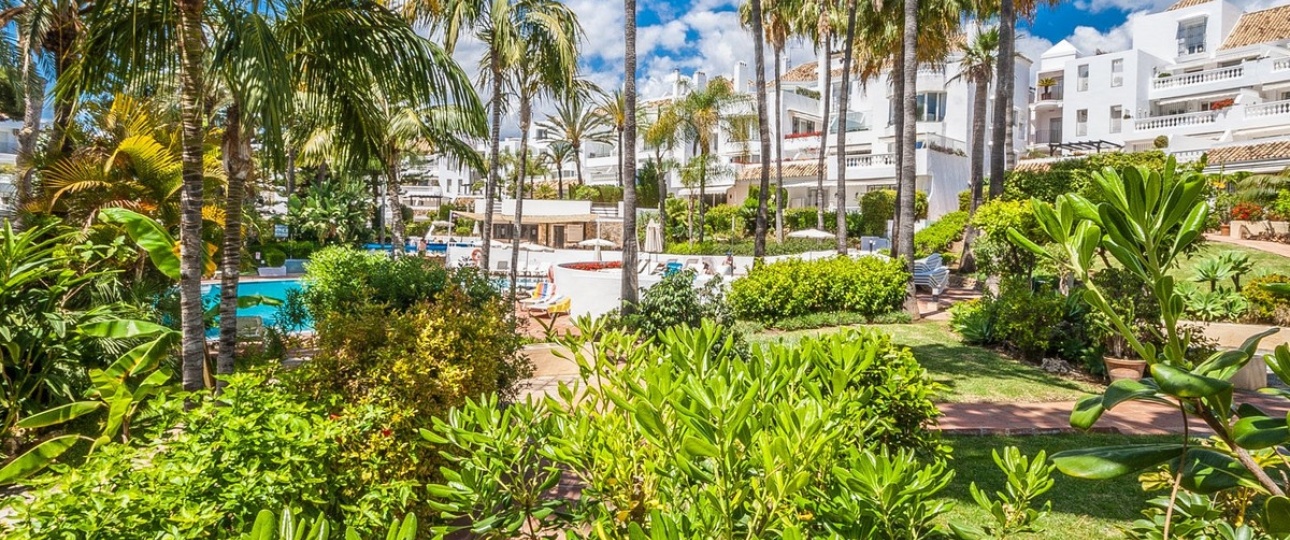 Resale - apartment - Marbella - Elviria