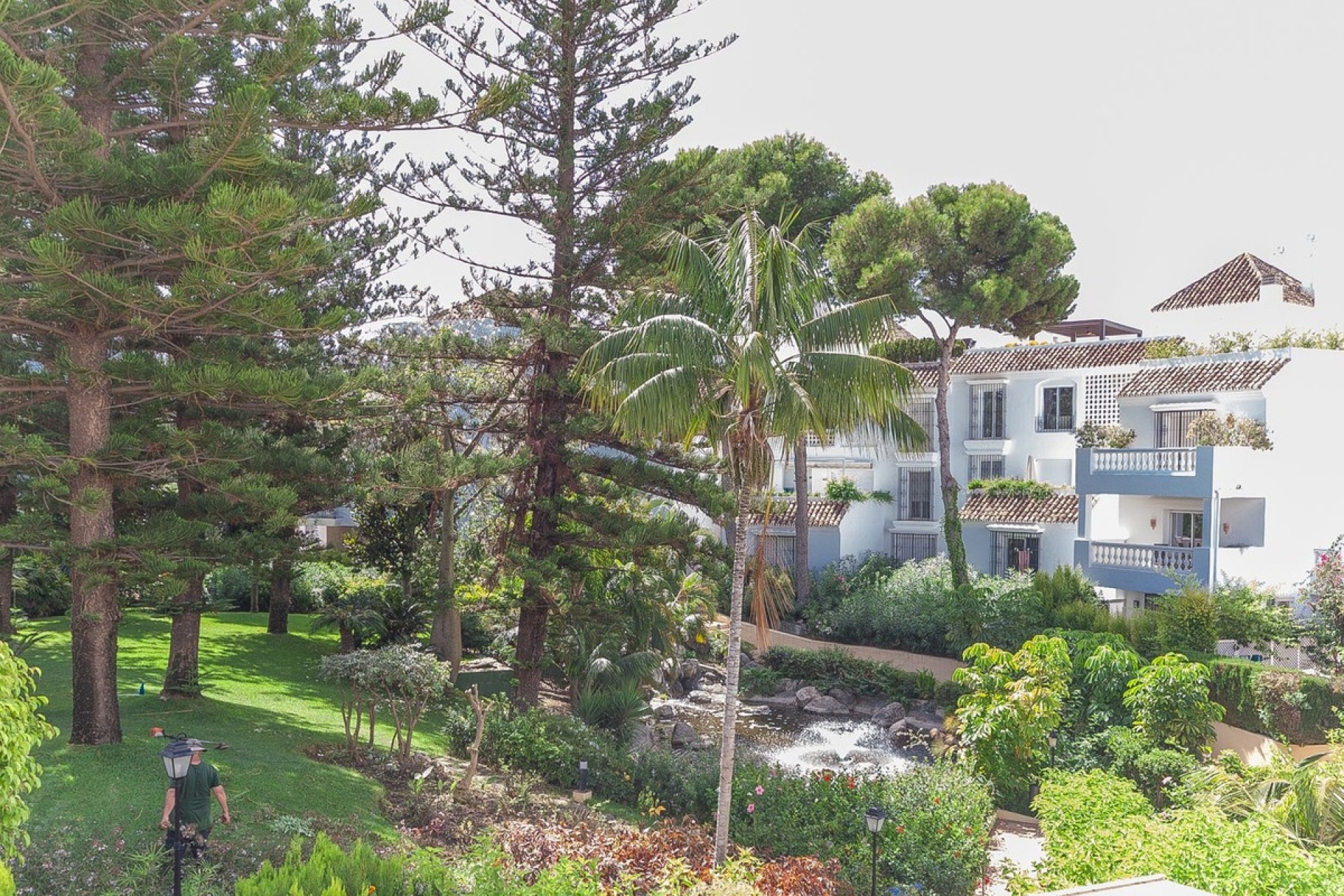 Resale - apartment - Marbella - Elviria