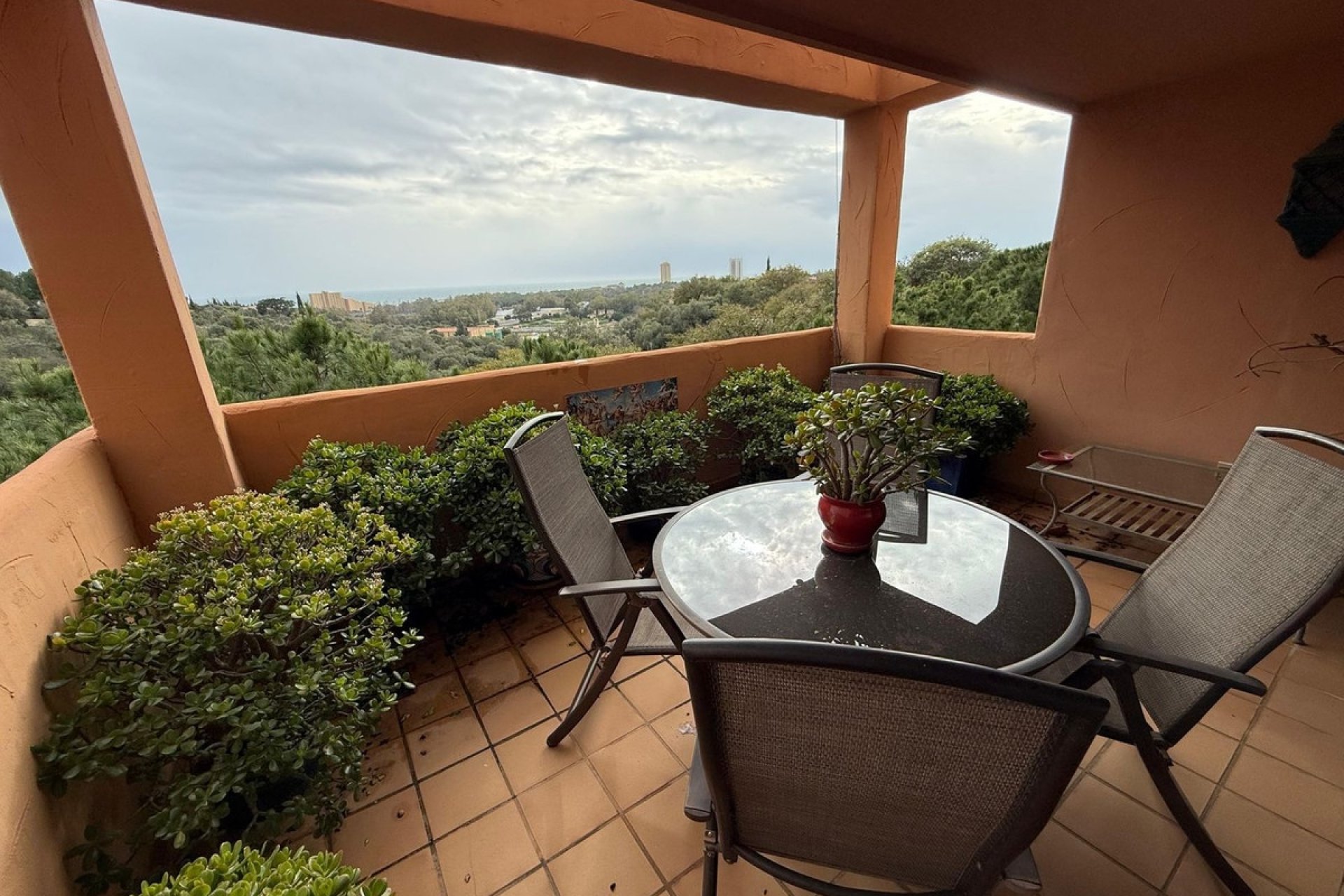 Resale - apartment - Marbella - Elviria