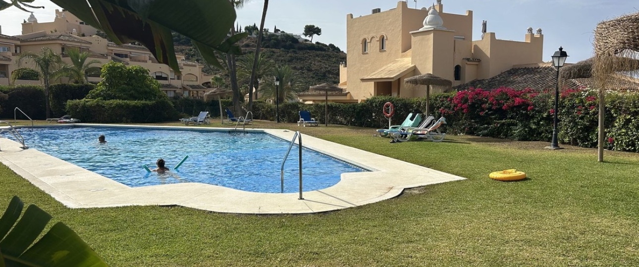 Resale - apartment - Marbella - Elviria