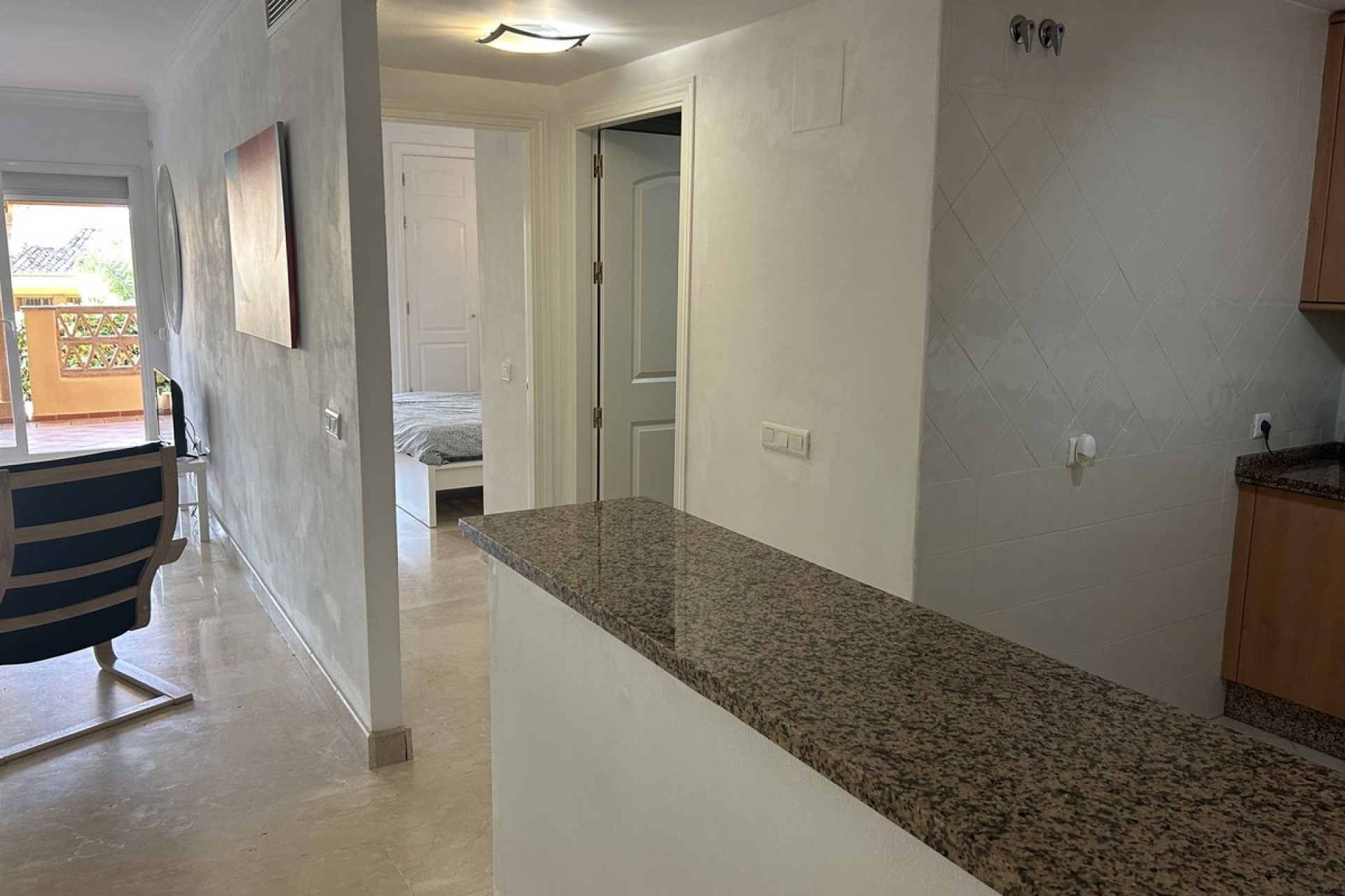 Resale - apartment - Marbella - Elviria
