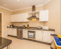 Resale - apartment - Marbella - Elviria