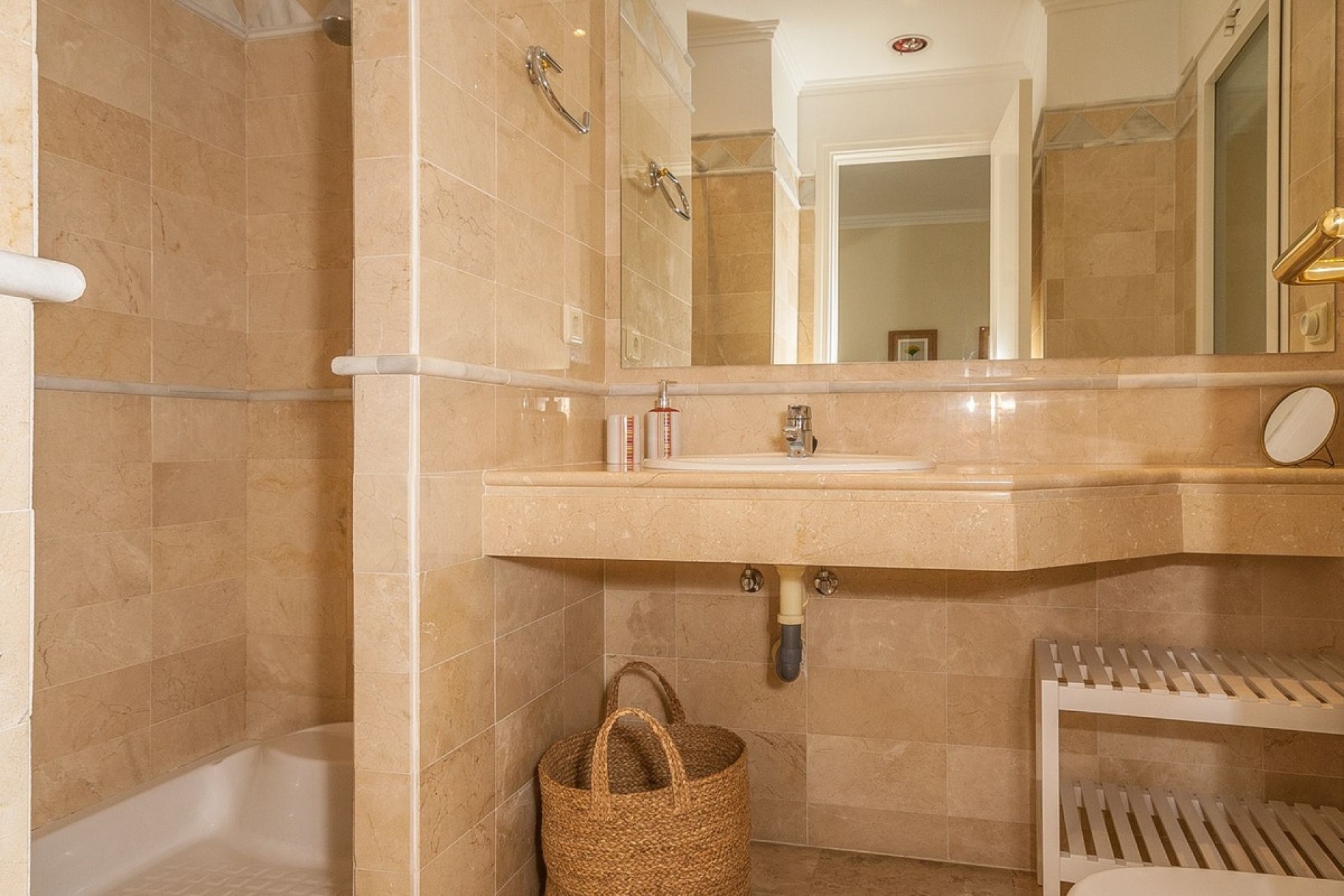 Resale - apartment - Marbella - Elviria