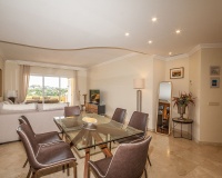 Resale - apartment - Marbella - Elviria