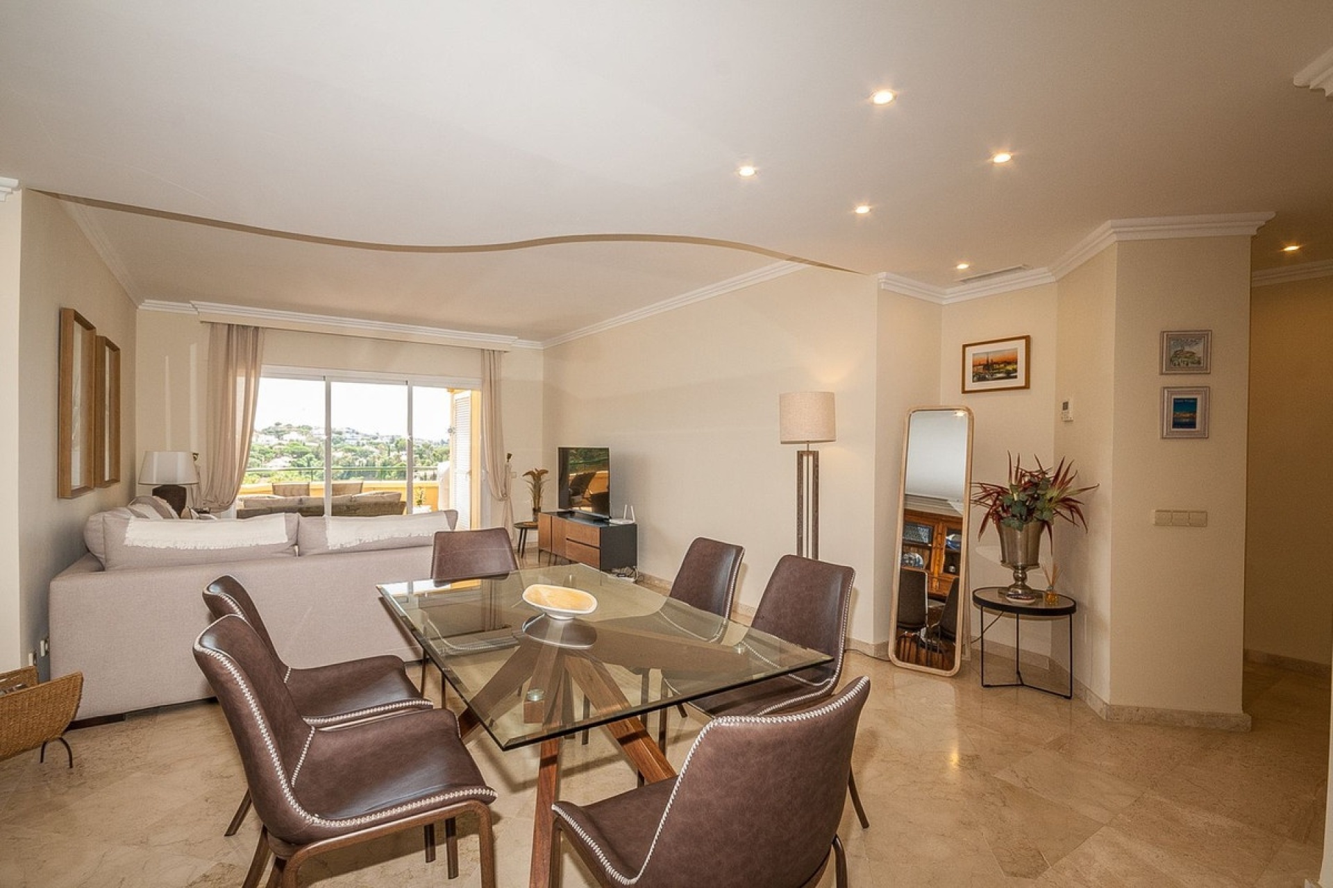 Resale - apartment - Marbella - Elviria