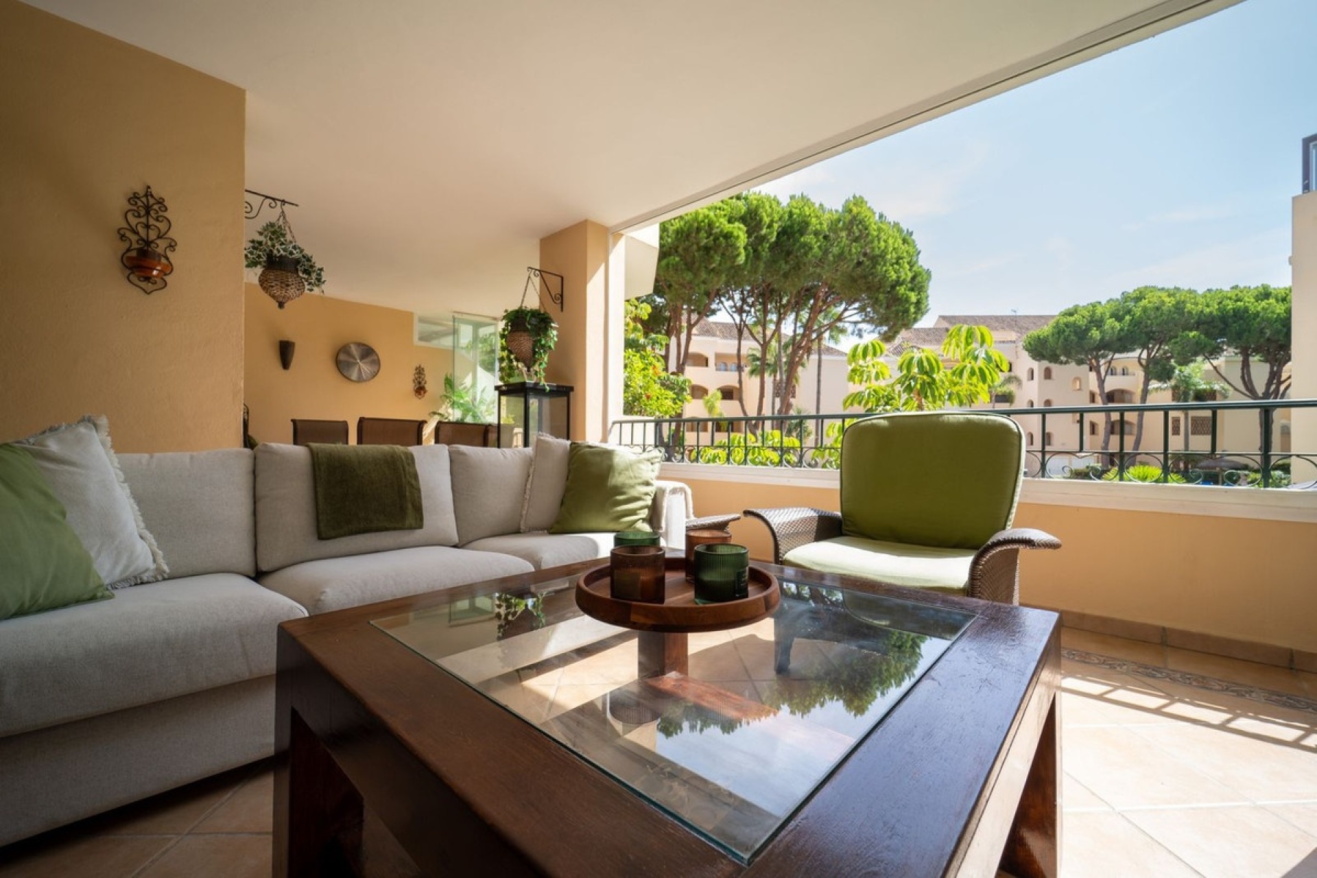 Resale - apartment - Marbella - Elviria