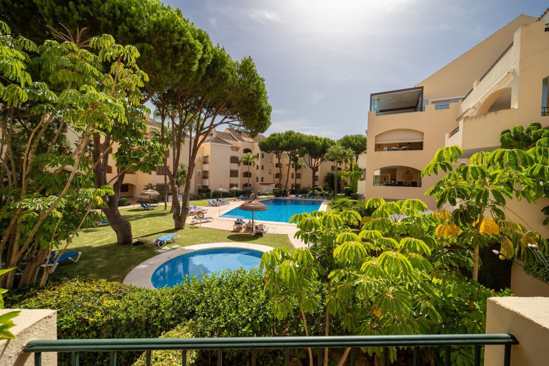 Resale - apartment - Marbella - Elviria